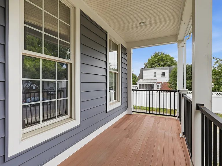 809 N Buchanan St — Photo 4