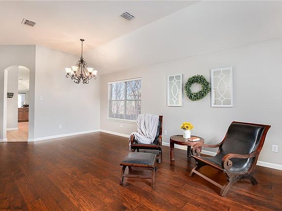3rd image of 2715 Appaloosa Ln