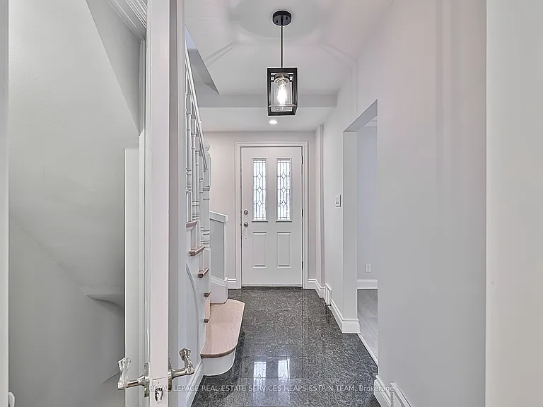 27 Southlea Ave — Photo 4