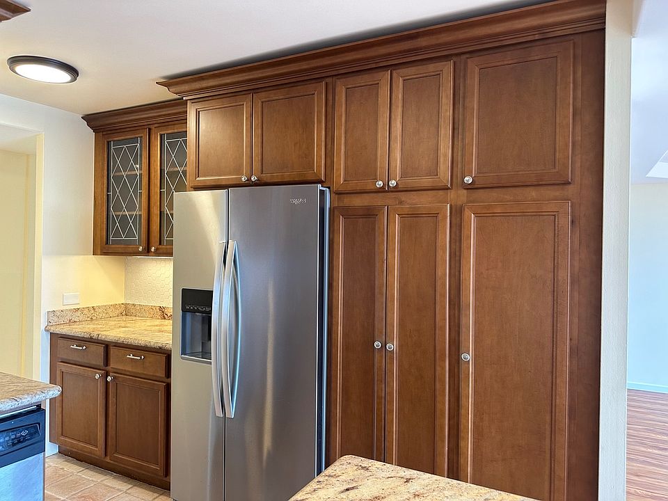 Refrigerator and Kitchen Cabinet Space