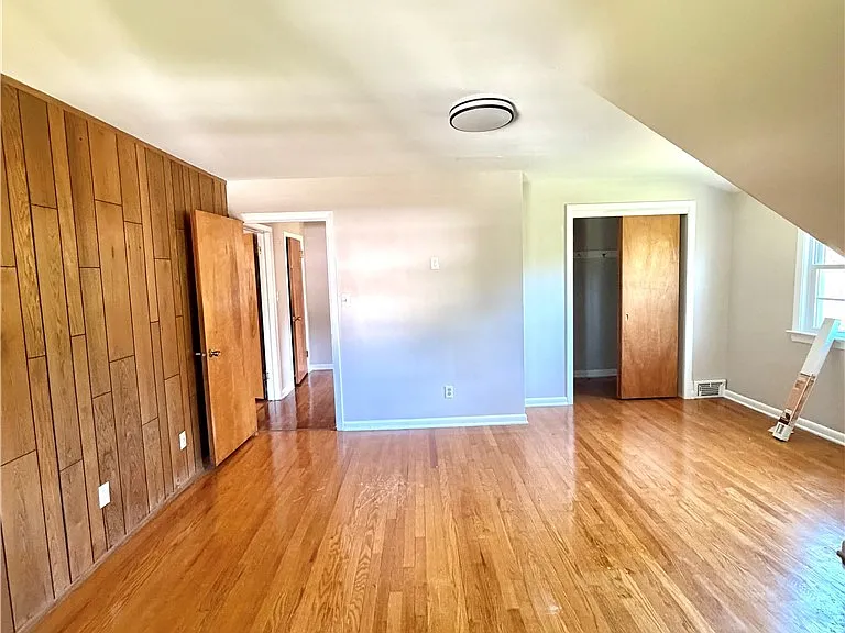 28175 Shaker Blvd — Photo 9