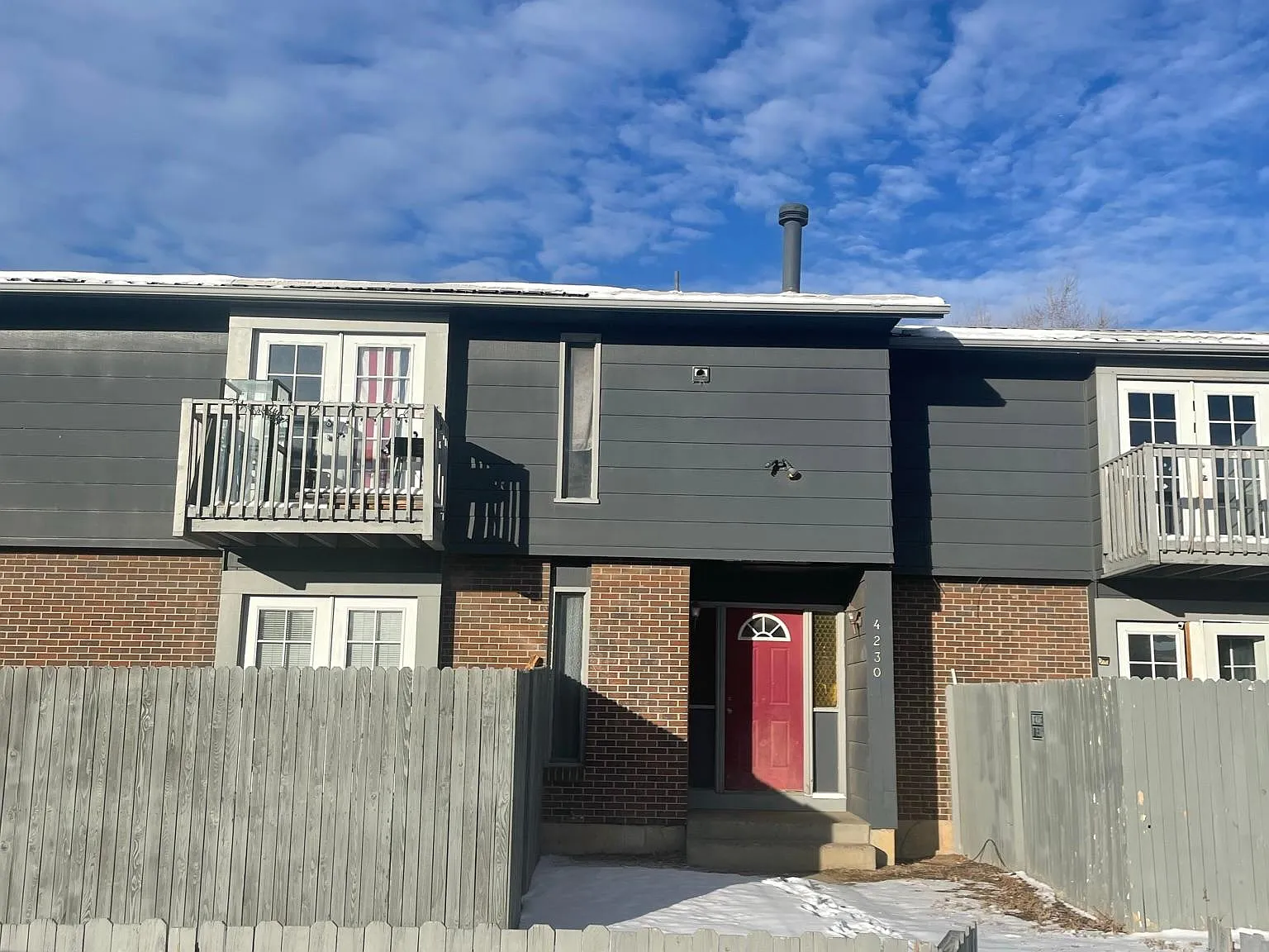 3 bed, 900 sqft, $1,250 — Photo 2