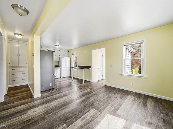 5th image of 15904 Claridon Troy Rd