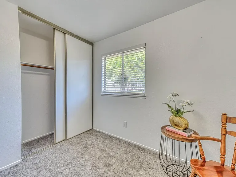 312 Grace Cir — Photo 16