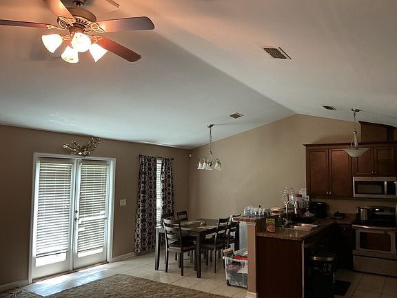 3rd image of 463 Sand Pine Dr