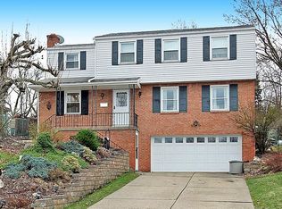 8019 Lawrence Dr, Bethel Park, PA 15102