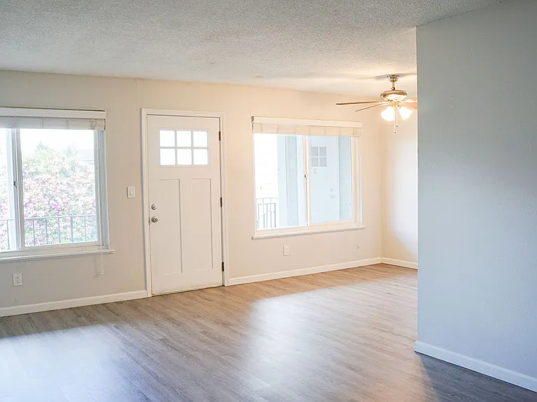 4030 SE Holgate Blvd #H — Photo 6
