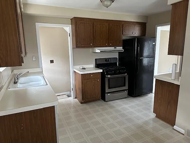 18547 Hillcrest St — Photo 33