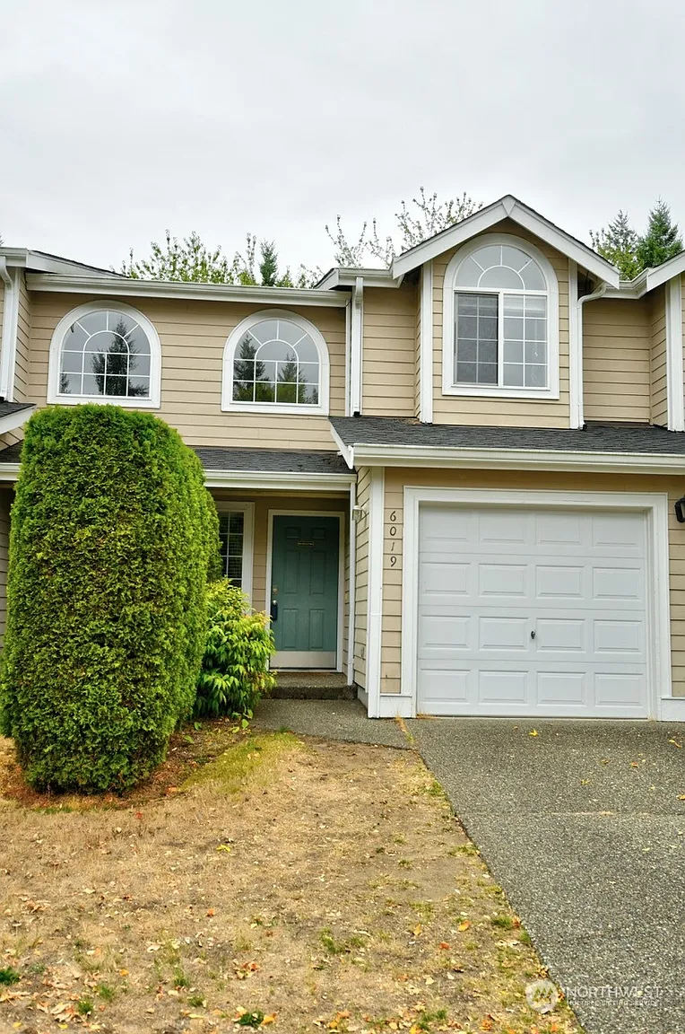 6019 Merlot Lane SE photo 1