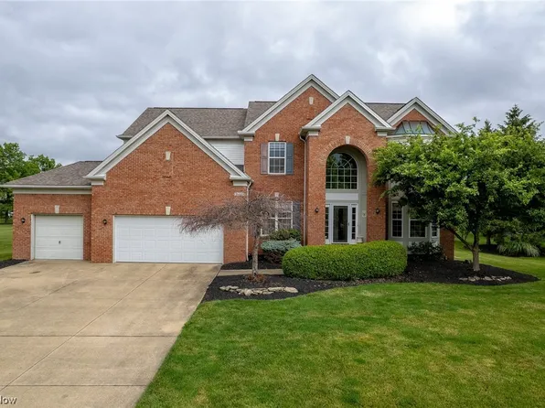 36166 N Park Dr, Avon, OH 44011