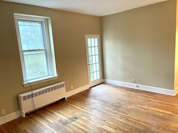 3rd image of 22 Terrace Streetsuite C3