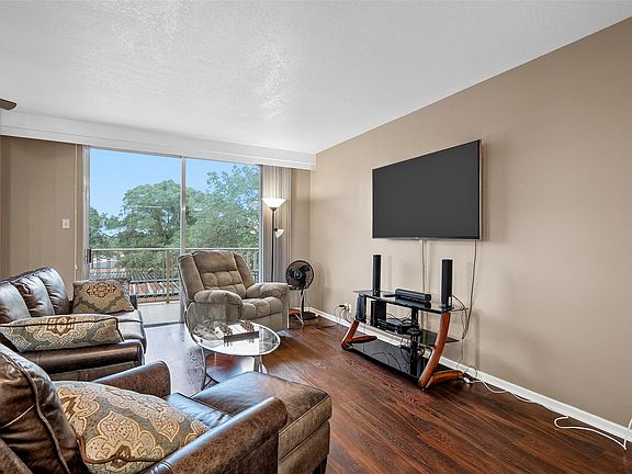 3rd image of 4924 Cobbs Dr APT 2A
