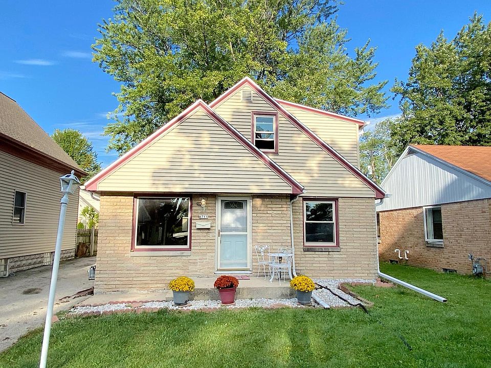 2nd image of 4711 N 127th St