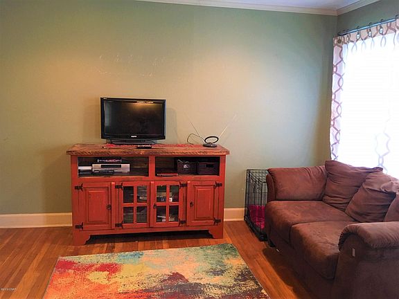 3rd image of 1238 East Ave
