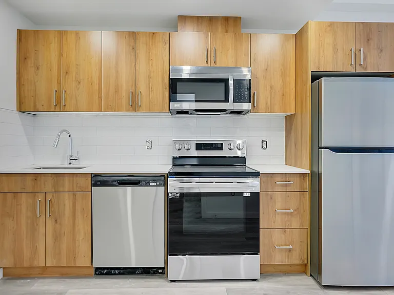 10058 102nd St NW — Photo 55