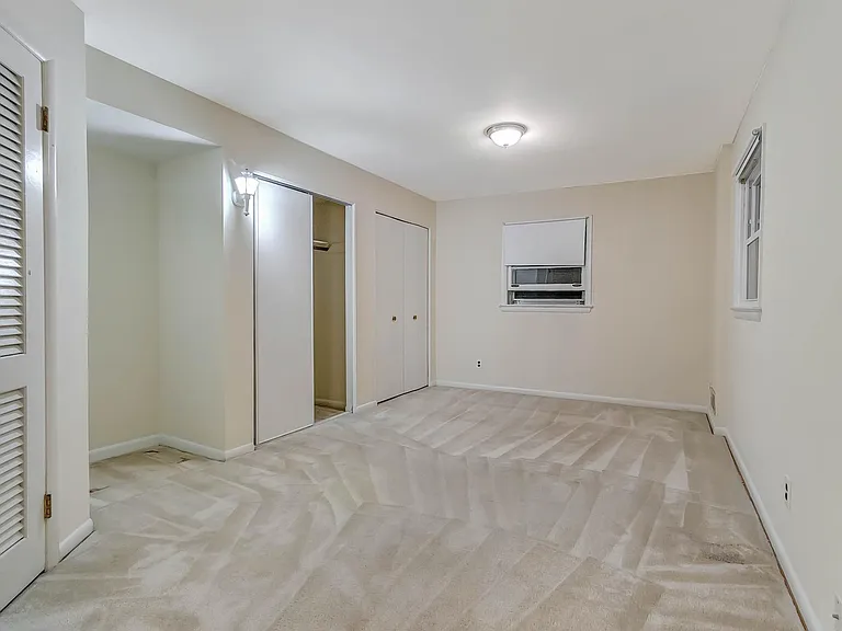 8808 Patricia Ct — Photo 43