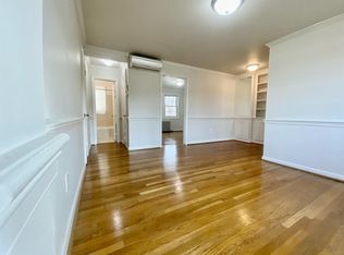919 Green St APT 2, Alexandria, VA 22314