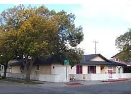 120 Park St photo 1