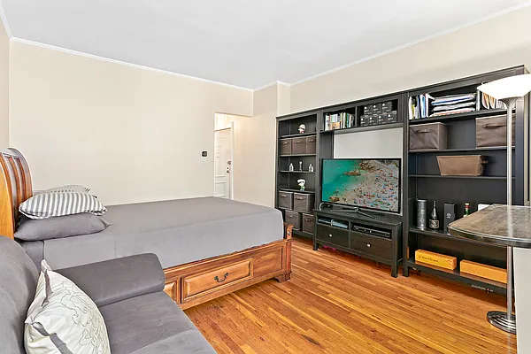 Rented by Corcoran | media 14