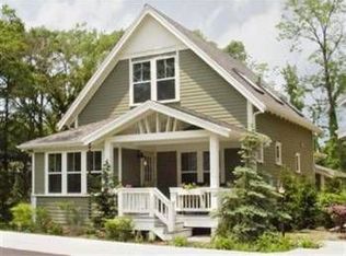 218 E Merchant St, New Buffalo, MI 49117