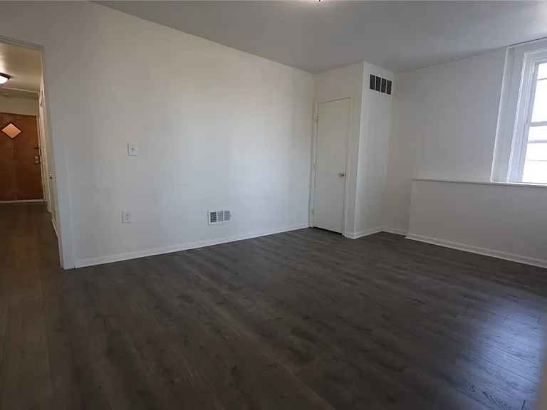 2811 Brownsville Rd #4 — Photo 6