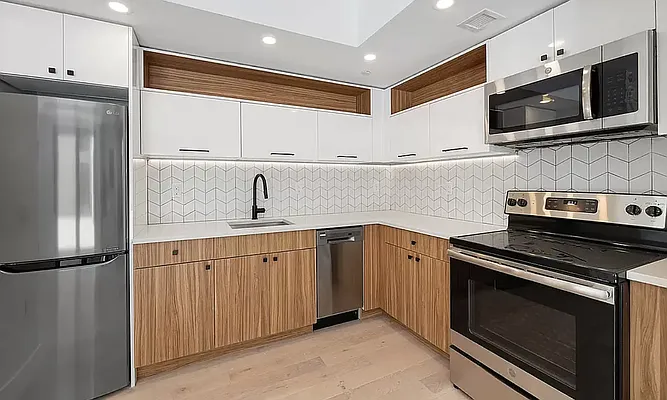 Rented by REAL New York | media 2