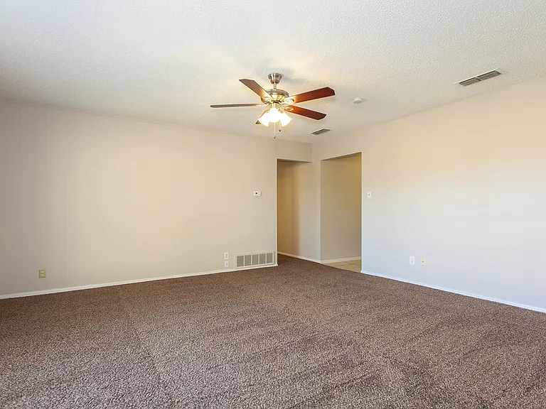 6053 Herschel Dr — Photo 7