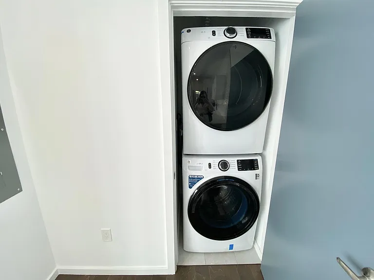 1233 N Franklin St #6 — Photo 8