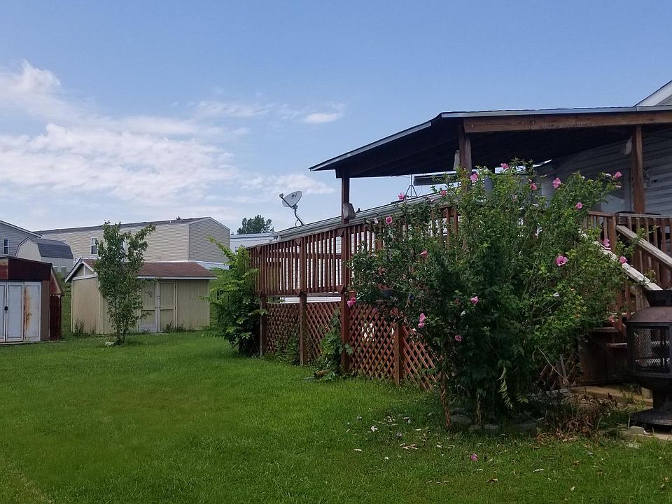 2nd image of 131 Stonewood Valley Ln