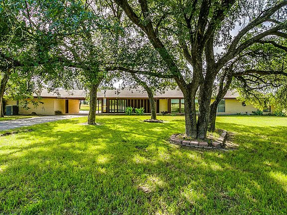 4th image of 4000 Cattlebaron Dr