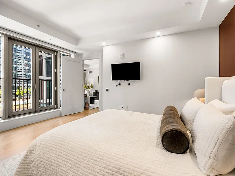 135 Seaport Blvd #705 — Photo 19