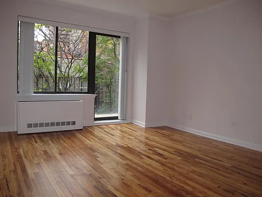 Rented by Metropolis Real Estate of Manhattan | media 36