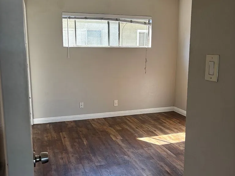 7348-7352 Neo St — Photo 16