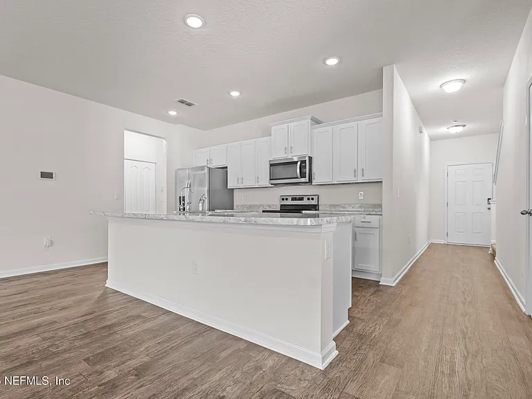 8279 Meadow Walk Ln — Photo 6