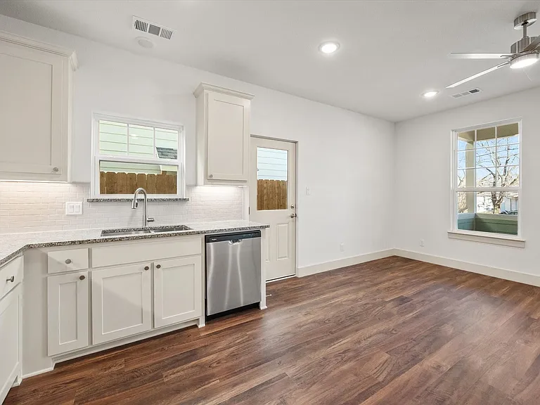 506 E Kimball St #2 — Photo 13
