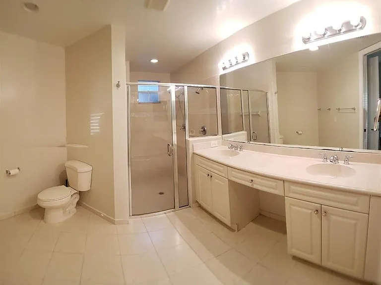 8207 NW 128th Ln #18-B — Photo 11