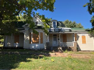 301 3rd St, Monett, MO 65708