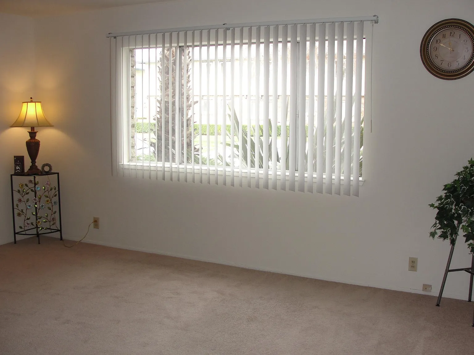 Studio, 408 sqft, $1,950 — Photo 3