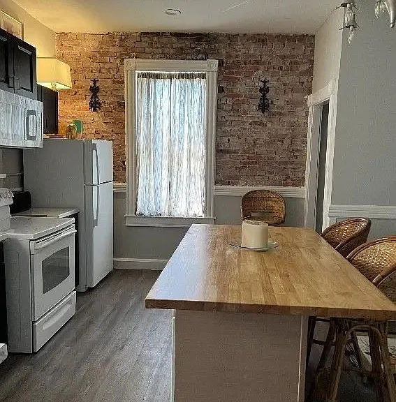 313 Quincy St #MAIN — Photo 1