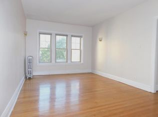 914 Reba Pl #2-22, Evanston, IL 60202