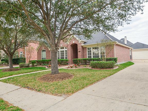 3rd image of 1422 Lake Pauline Ct
