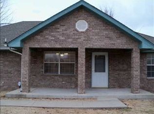 200 S Chanda Ln, Mustang, OK 73064