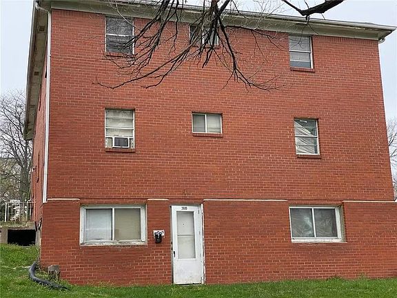 3rd image of 2600 Van Brunt Blvd #1E