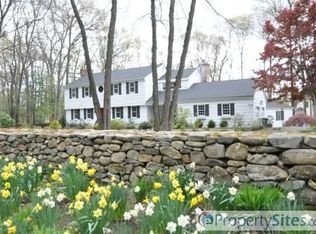 12 Hurdle Fence Dr, Avon, CT 06001