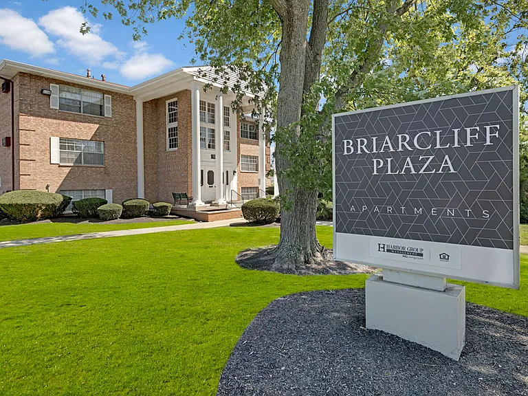 Briarcliff Plaza — Photo 14