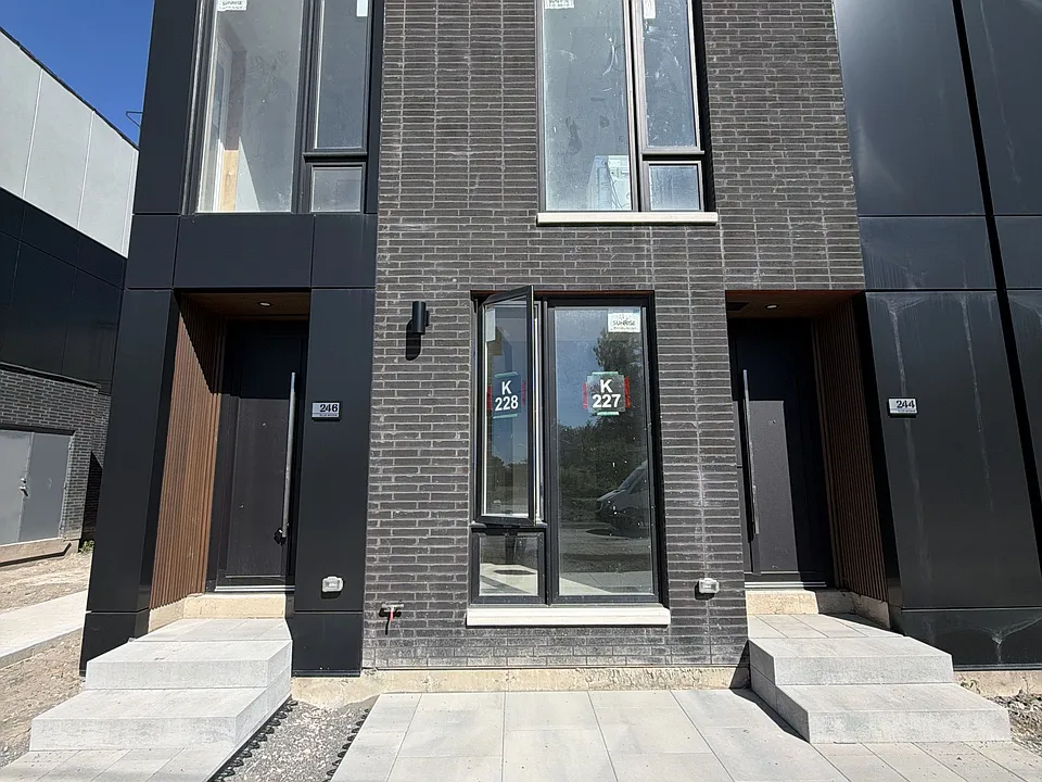 246 Ellis Ave