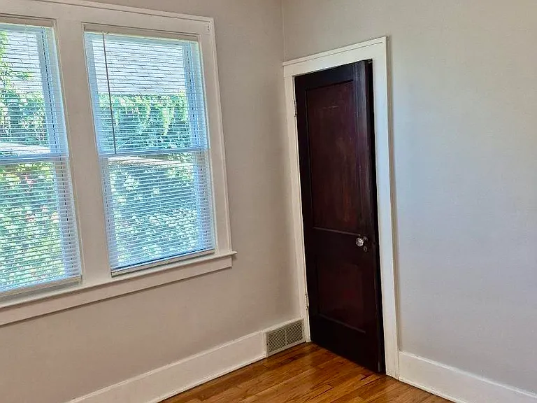 1241 Beaconsfield Ave — Photo 8