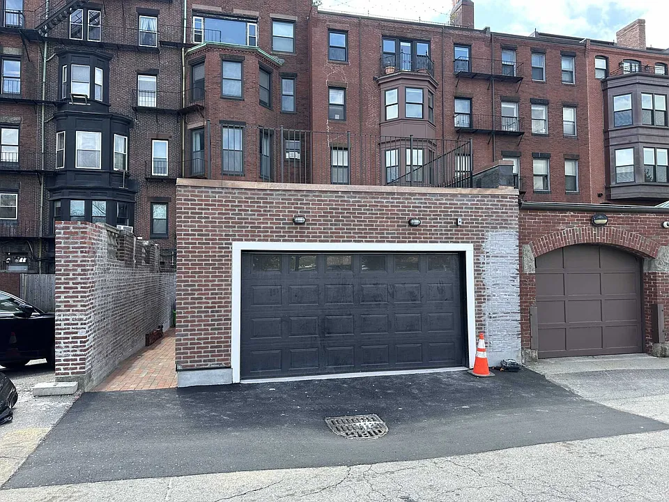 Beacon St