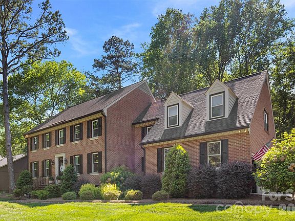 2nd image of 5061 Kentwood Dr