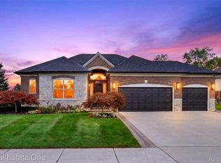 2034 Osprey, Troy, MI 48083